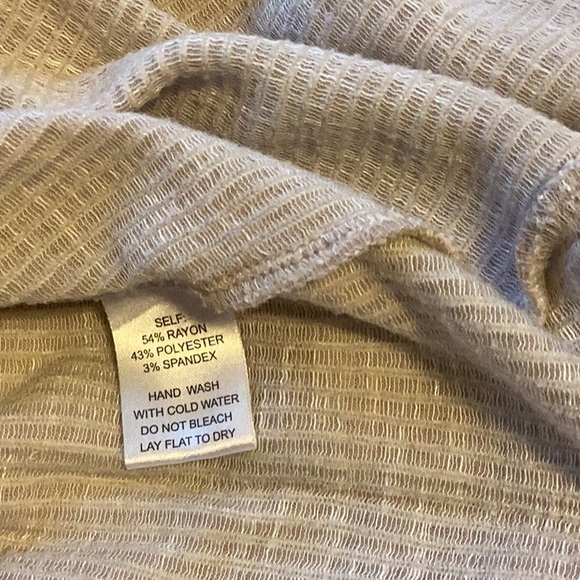 Caution to the Wind vertical strip dress - Picture 9 of 9